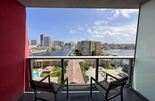 Hallandale Beach Apartment | Tranquil Studio Beachside Haven with Pool, Gym & On-Site Dining