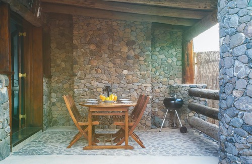 Tabayesco Cottage | Tranquil Studio: Eco Casita, Very Near Sandy Beach, Pool, Play Park, WIFI