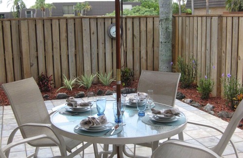The Bluffs House | Tranquil/tasteful/serene 2BDRM townhouse avail (min 1 MO); L/T (3 MOS+) welcome