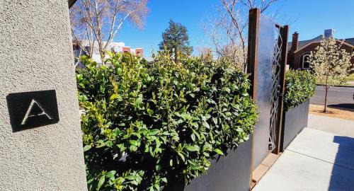 Raynolds Addition Apartment | Tranquil Townhome in Downtown Neighborhood