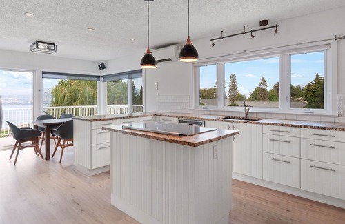 Okanagan-Similkameen House | Tranquil Vineyard Haven: Home w/Pool and Hot Tub!