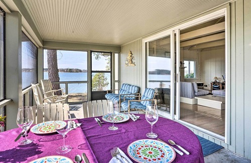 Reedville Cottage | Tranquil Waterfront Cottage with Private Beach!