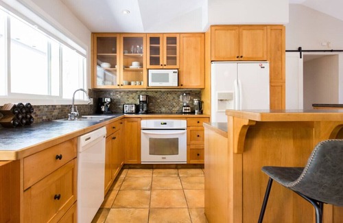 Central Okanagan House | Tranquil Waterfront Retreat w/Hot Tub, Pool, Pet-Friendly Haven