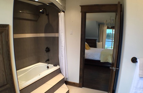 Reidville Bed & Breakfast | Tranquil Waters Inn