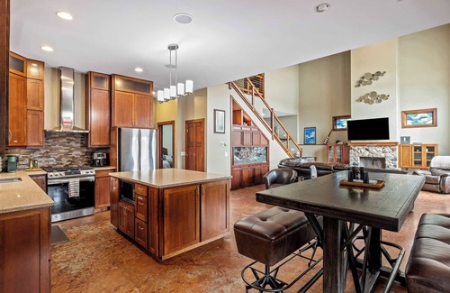 Smyrna House | Tranquil Waters: Sauna, Hot Tub, Chefs Kitchen