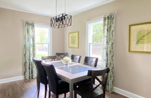 High Point House | Tranquility Cottage, Private Peaceful Surroundings Near Everything