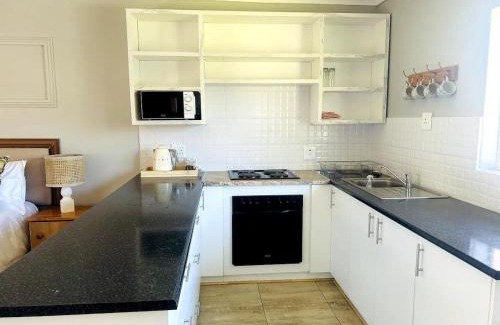 Kempton Park House | Tranquility Guesthouse JHB