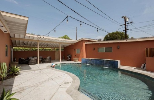 Melrose Villa | Tranquility in Prime Location