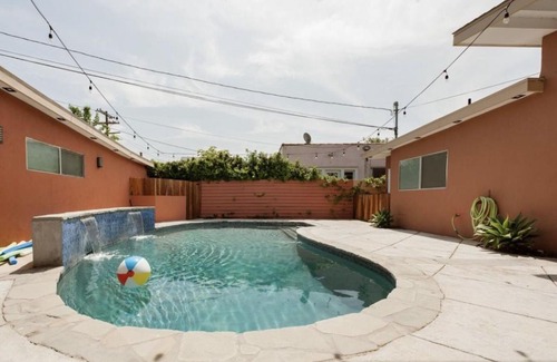 Melrose Villa | Tranquility in Prime Location