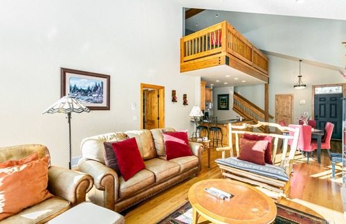 Estes Park House | Tranquility on the River Three – Mtn Lodge on Big Thompson River – 20-NCD0365