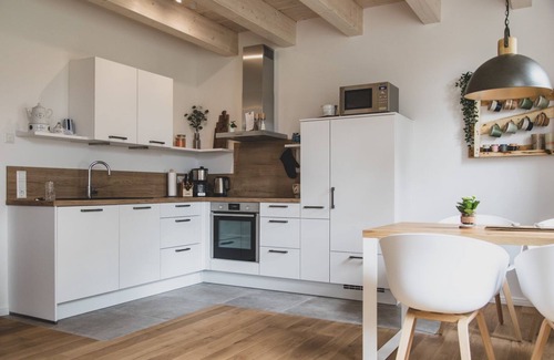 Upleward Apartment | Traumhafte Ferienwohnung in Direkter Nähe zum Meer und Wunderschönem Garten - Gulfhof Boomgaarden