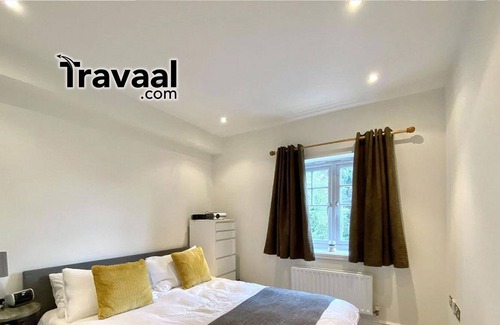 Rushmoor District Apartment | Travaal.©om – 2 Bedroom Apartment – Farnborough