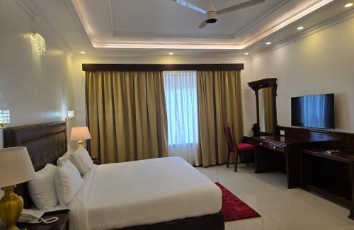 Andhakaranazhy Hotel | TRAVANN