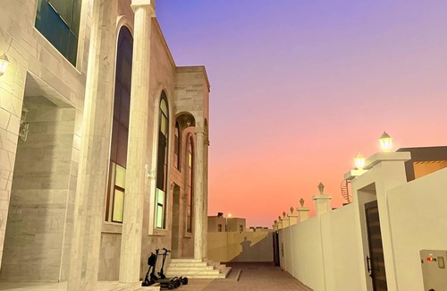 Dubai Villa | Travel Hub Near Business Bay By Al Taj