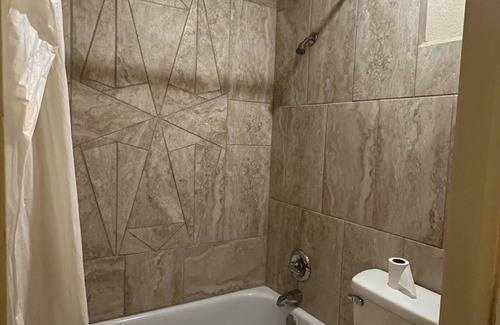 La Marque Hotel | Travel Inn By OYO La Marque Texas City I-45