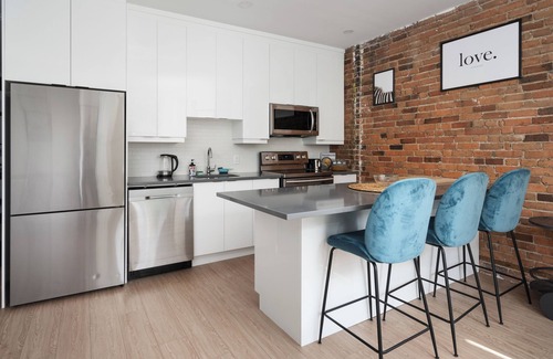 Mile End Apartment | Traveler’s Haven - Chic 1BR in Mile End/Plateau