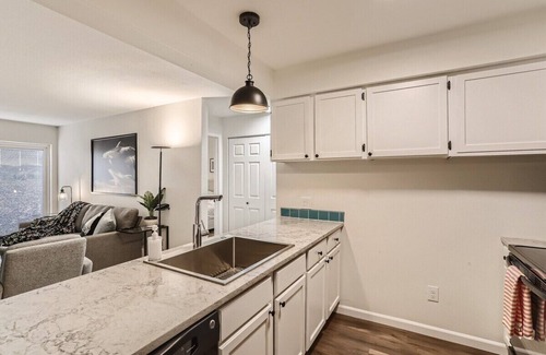 Aurora Apartment | Travelers Home Away Haven: Long stay discounts