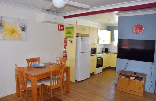 South West Rocks Apartment | Traveller's Palms 7 - Bring your own linen.