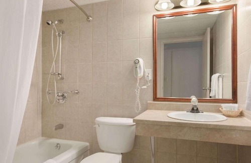 Cambridge Hotel | Travelodge by Wyndham Cambridge - Waterloo