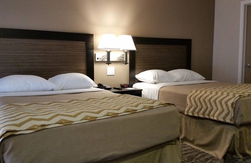 Downtown Hotel | Travelodge by Wyndham Eureka