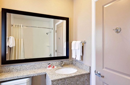 Downtown Hotel | Travelodge by Wyndham Eureka