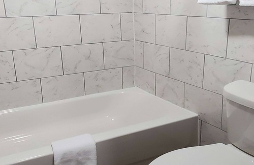 Livonia Hotel | Travelodge by Wyndham Livonia/Canton/Novi Detroit Area