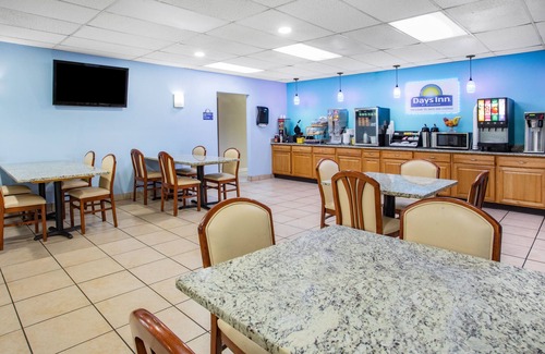 Livonia Hotel | Travelodge by Wyndham Livonia/Canton/Novi Detroit Area