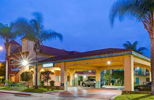 Lynwood Hotel | Travelodge by Wyndham Lynwood