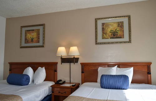 Red Bluff Hotel | Travelodge by Wyndham Red Bluff South of Redding