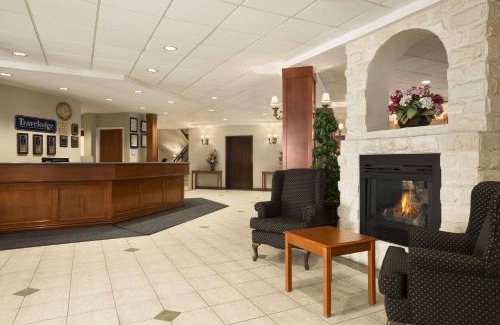 Strathmore Hotel | Travelodge by Wyndham Strathmore