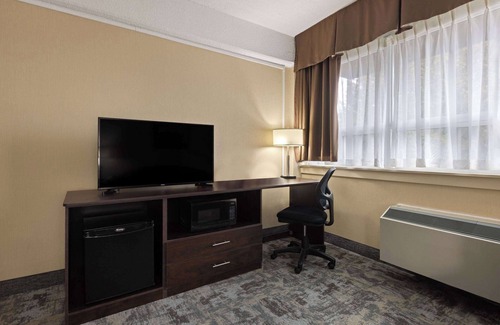 Thunder Bay Hotel | Travelodge by Wyndham Thunder Bay