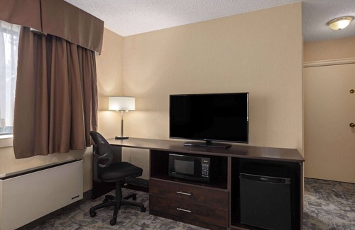 Thunder Bay Hotel | Travelodge by Wyndham Thunder Bay