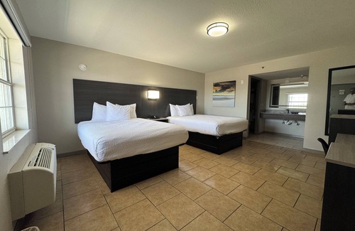 Venice Gardens Hotel | Travelodge by Wyndham Venice