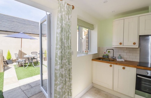 Sibford Gower Cottage | TREACLE COTTAGE, pet friendly, luxury holiday cottage in Tysoe