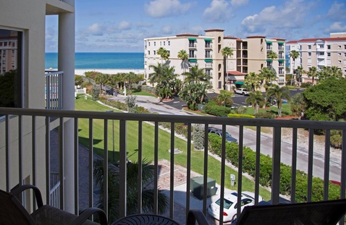Treasure Island Condo | Treasure Island Escape: 2BR/2BA on Beach