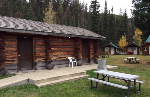 West Glacier Resort | Tree House Tent Cocoon #01