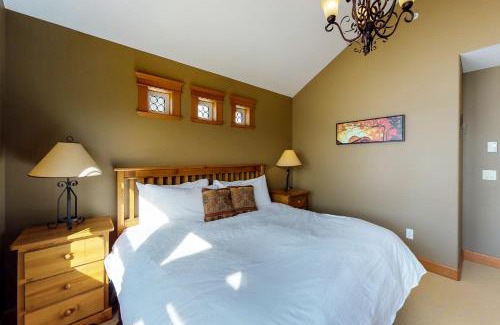 Big White Ski Resort House | Tree Tops 15