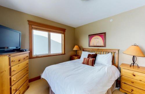 Big White Ski Resort House | Tree Tops 15