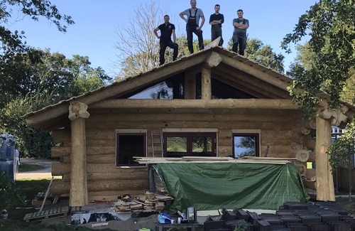 Den Oever Cottage | Tree trunk house with unobstructed view and south-facing terrace