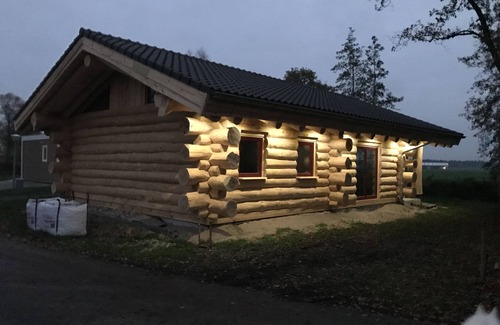 Den Oever Cottage | Tree trunk house with unobstructed view and south-facing terrace