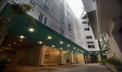 Bangalore City Center Hotel | Treebo Apple Villa