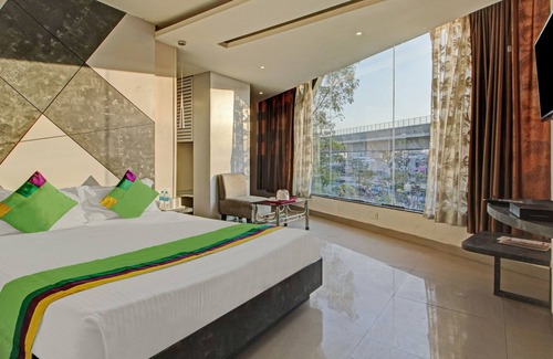 Kolkata Hotel | Treebo Glassotel Near Ruby Hospital