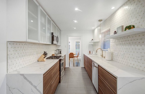 Lake Highlands House | Treed Lot & Pool - 4BR Dallas Family Retreat