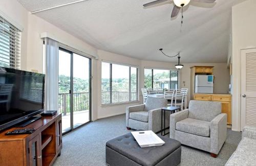 Lakeway House | Treehouse Bungalow With Community Poolhot Tub 16