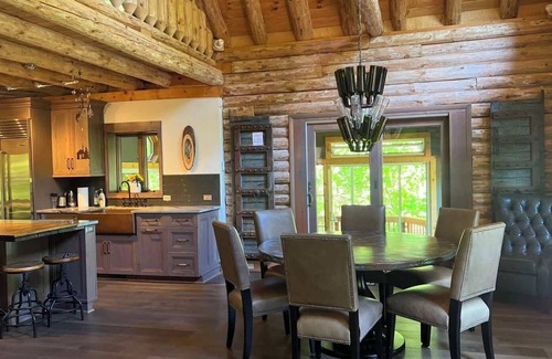 Medina Cabin | Treehouse Retreat on the River