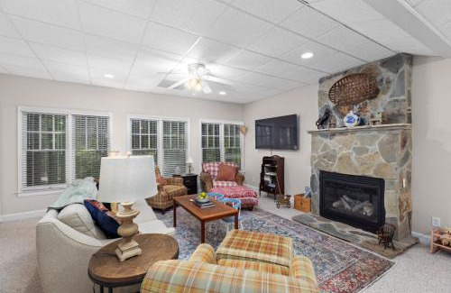 Big Canoe House | Treescape - A family friendly cabin adventure