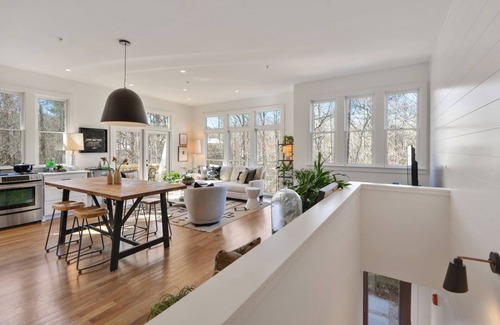 Palmetto House | Treetop Cottage in Selborne