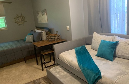 Branson West Condo | Treetop Escape- NO stairs. Right by Silver Dollar City