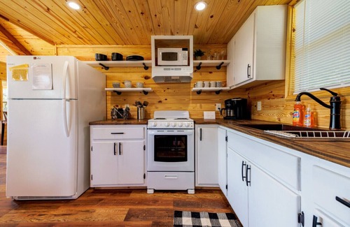 Uvalde Cabin | Treetop Oasis on the crystal clear Nueces River in the Texas Hill Country