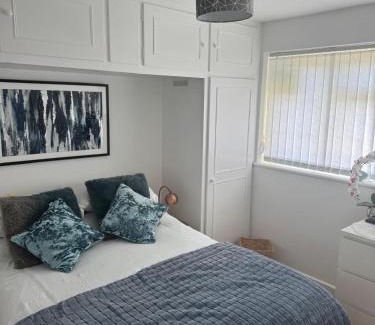 Scurlage Apartment | Trem-y-mor, 6 Gower Holiday Village